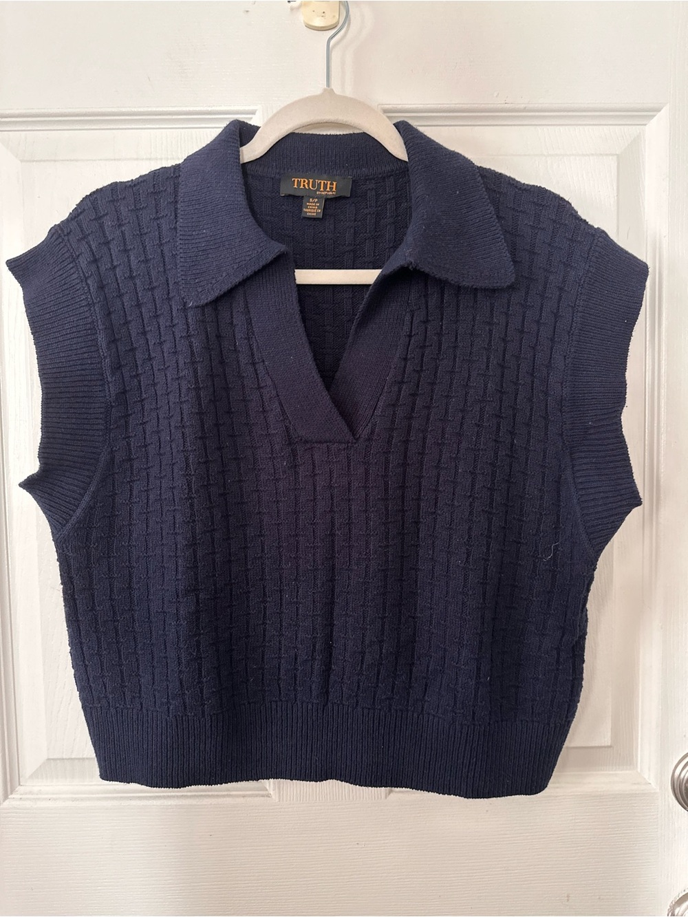 TRUTH Navy Sleeveless V‑Neck Polo Knit Sweater